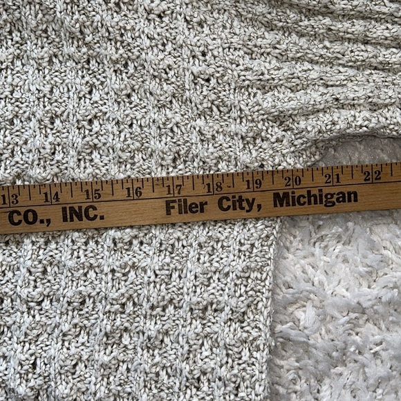 TRAVERSE BAY‎ WOOLEN COMPANY • VINTAGE CARDIGAN SWEATER • MADE IN THE USA - Picture 8 of 9